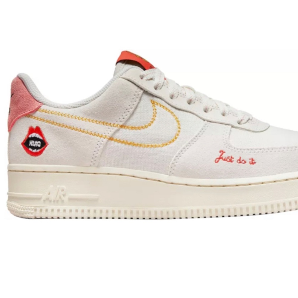 Nike Women's Air Force 1 '07 Shoes